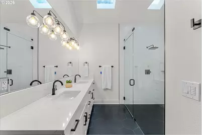 5619 SW Windsor Ct, Portland, OR 97221 - Photo 22