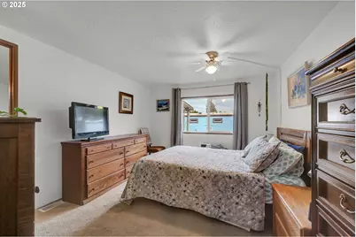 34185 El Roble Ave, Eugene, OR 97405 - Photo 8