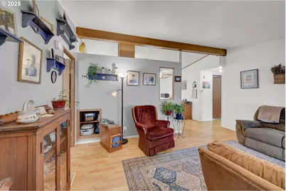 34185 El Roble Ave, Eugene, OR 97405 - Photo 12