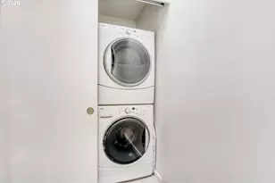 628 NE Knott St, Portland, OR 97212 - Photo 16