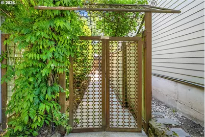 11410 SW 47th Ave, Portland, OR 97219 - Photo 36
