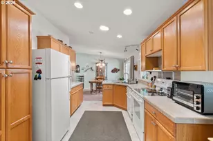 10 E South Stage Rd, Medford, OR 97501 - Photo 14