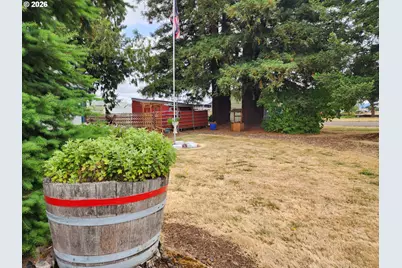 725 W Main St, Molalla, OR 97038 - Photo 30