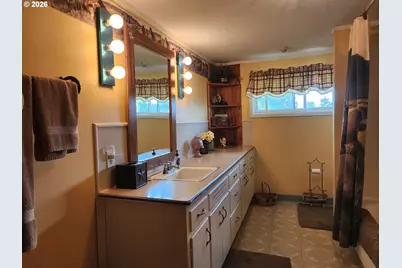 725 W Main St, Molalla, OR 97038 - Photo 22