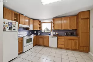 1385 Parker St, Springfield, OR 97477 - Photo 12