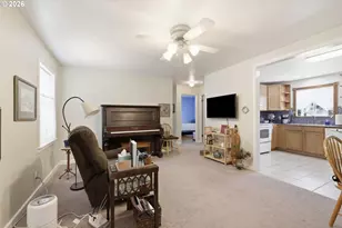 1385 Parker St, Springfield, OR 97477 - Photo 8
