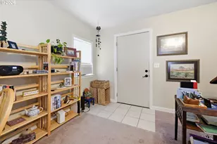 1385 Parker St, Springfield, OR 97477 - Photo 6