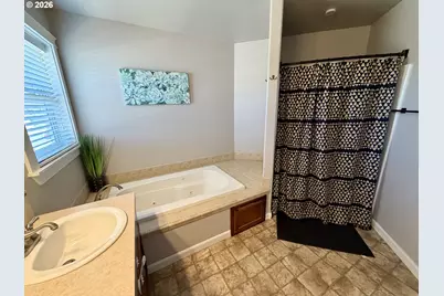 4889 Whitewater St, Salem, OR 97305 - Photo 22