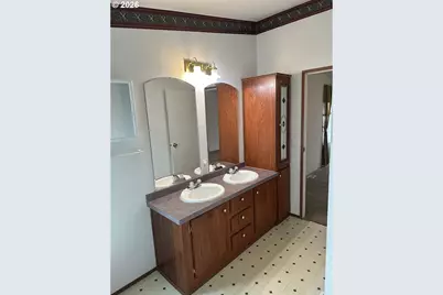 235 Twin Oaks Loop, Winston, OR 97496 - Photo 12