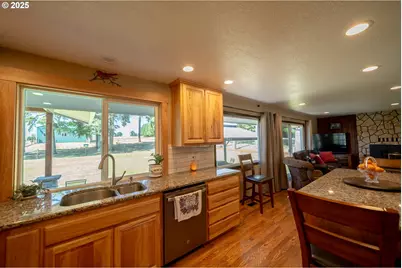 39903 Mertz Dr SE, Stayton, OR 97383 - Photo 10