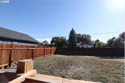 305 E Adams St, Burns, OR 97720 - Photo 32