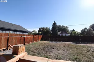 305 E Adams St, Burns, OR 97720 - Photo 32
