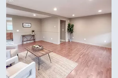 2364 E Irwin Way, Eugene, OR 97402 - Photo 8