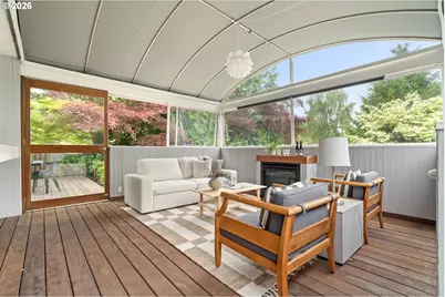2030 SW Broadleaf Dr, Portland, OR 97219 - Photo 24