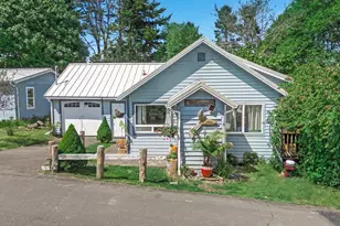 1909 NE 20th St, Lincoln City, OR 97367 - Photo 2