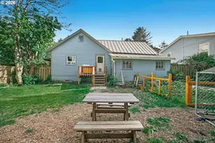 1909 NE 20th St, Lincoln City, OR 97367 - Photo 28