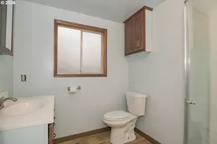 4885 Azalea Dr, Grants Pass, OR 97526 - Photo 16