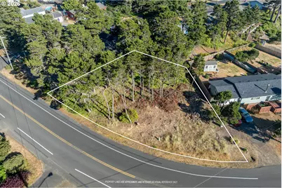 2017 NW Bayshore Dr, Waldport, OR 97394 - Photo 10