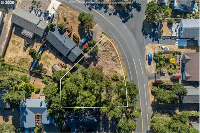 2017 NW Bayshore Dr, Waldport, OR 97394 - Photo 8