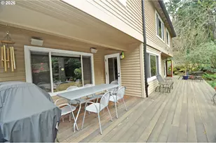 6431 SW Dolph Dr, Portland, OR 97219 - Photo 10
