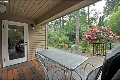 6431 SW Dolph Dr, Portland, OR 97219 - Photo 14