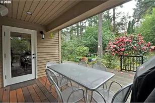 6431 SW Dolph Dr, Portland, OR 97219 - Photo 14