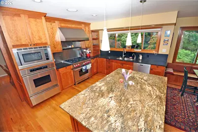 6431 SW Dolph Dr, Portland, OR 97219 - Photo 14