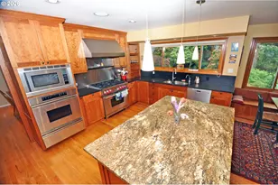 6431 SW Dolph Dr, Portland, OR 97219 - Photo 14