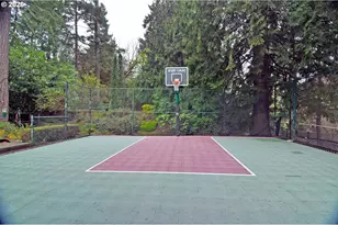 6431 SW Dolph Dr, Portland, OR 97219 - Photo 34