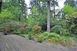 6431 SW Dolph Dr, Portland, OR 97219 - Photo 14