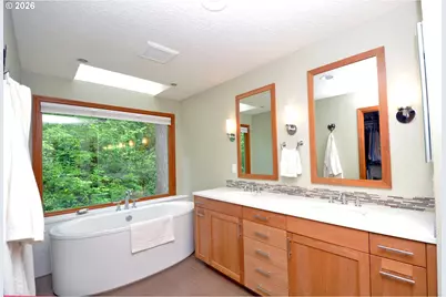 6431 SW Dolph Dr, Portland, OR 97219 - Photo 24