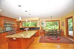 6431 SW Dolph Dr, Portland, OR 97219 - Photo 10