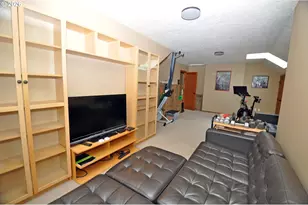 6431 SW Dolph Dr, Portland, OR 97219 - Photo 34