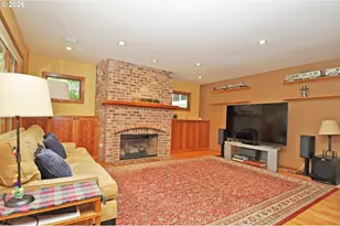 6431 SW Dolph Dr, Portland, OR 97219 - Photo 10