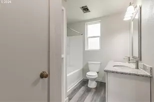 820 N 1st Ave, Kelso, WA 98626 - Photo 12