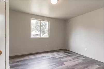 820 N 1st Ave, Kelso, WA 98626 - Photo 6