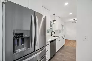 1018 SE 164th Ave, Portland, OR 97233 - Photo 12