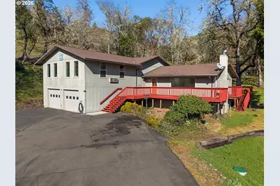 221 Oakview Dr, Roseburg, OR 97471 - Photo 1