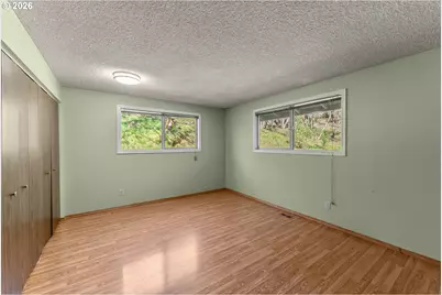 221 Oakview Dr, Roseburg, OR 97471 - Photo 24