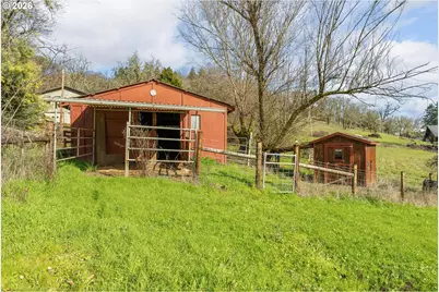 221 Oakview Dr, Roseburg, OR 97471 - Photo 40