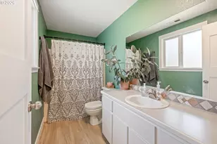 1146 SW James Ct, Dundee, OR 97115 - Photo 18