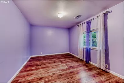 8426 NE Wygant St, Portland, OR 97220 - Photo 12