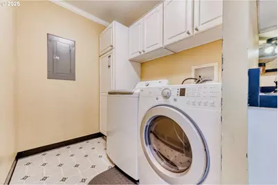 8426 NE Wygant St, Portland, OR 97220 - Photo 8