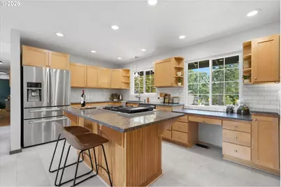 3211 SW Ridge Dr, Portland, OR 97219 - Photo 12