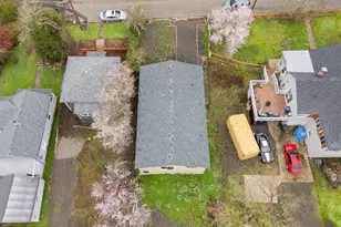 248 SE Pitzer St, Roseburg, OR 97470 - Photo 22