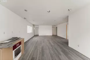 248 SE Pitzer St, Roseburg, OR 97470 - Photo 8