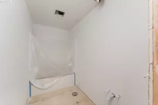 248 SE Pitzer St, Roseburg, OR 97470 - Photo 16