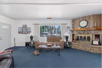 40028 Lacomb Dr, Lebanon, OR 97355 - Photo 4