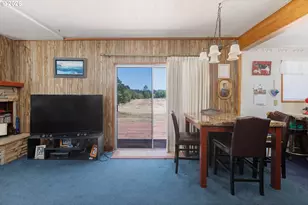 40028 Lacomb Dr, Lebanon, OR 97355 - Photo 2