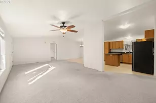 17984 S Grant Dr, Oregon City, OR 97045 - Photo 10